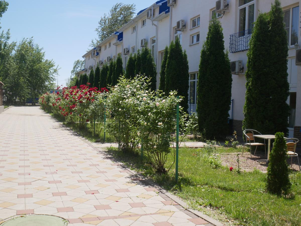 Hôtel Golubaya Volna à Rostov-sur-le-Don Extérieur photo